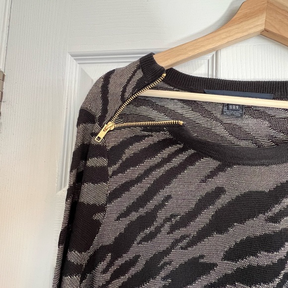 French Connection - gold and black tiger print sweater dress. Size 8 - Picture 4 of 10